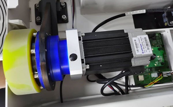 蜜桃视频（ěr）：步進電機伺配減速機的優點